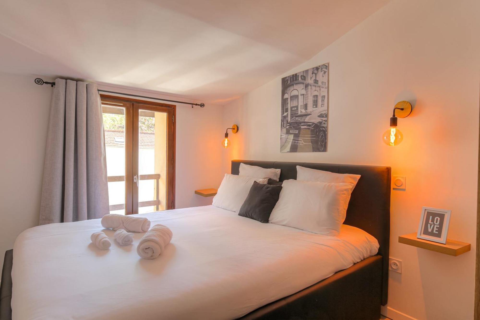 La Suite Neuvilloise Neuville-sur-Saone Exterior photo